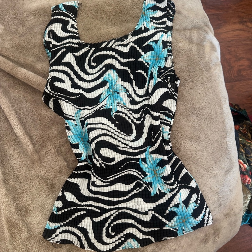 Vintage scrunched floral patterned top